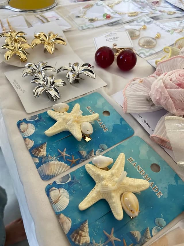 Trending Hair Clip & Bow Collection