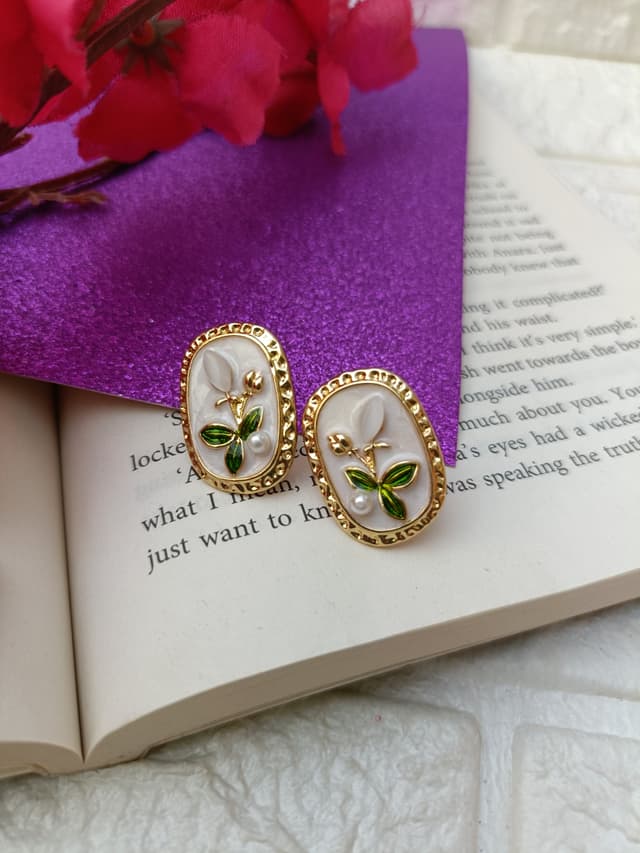 Victoria earrings